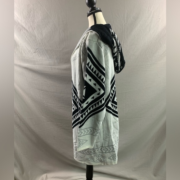 Geo Pattern Open Front Hooded Cardigan - Picture 8 of 10